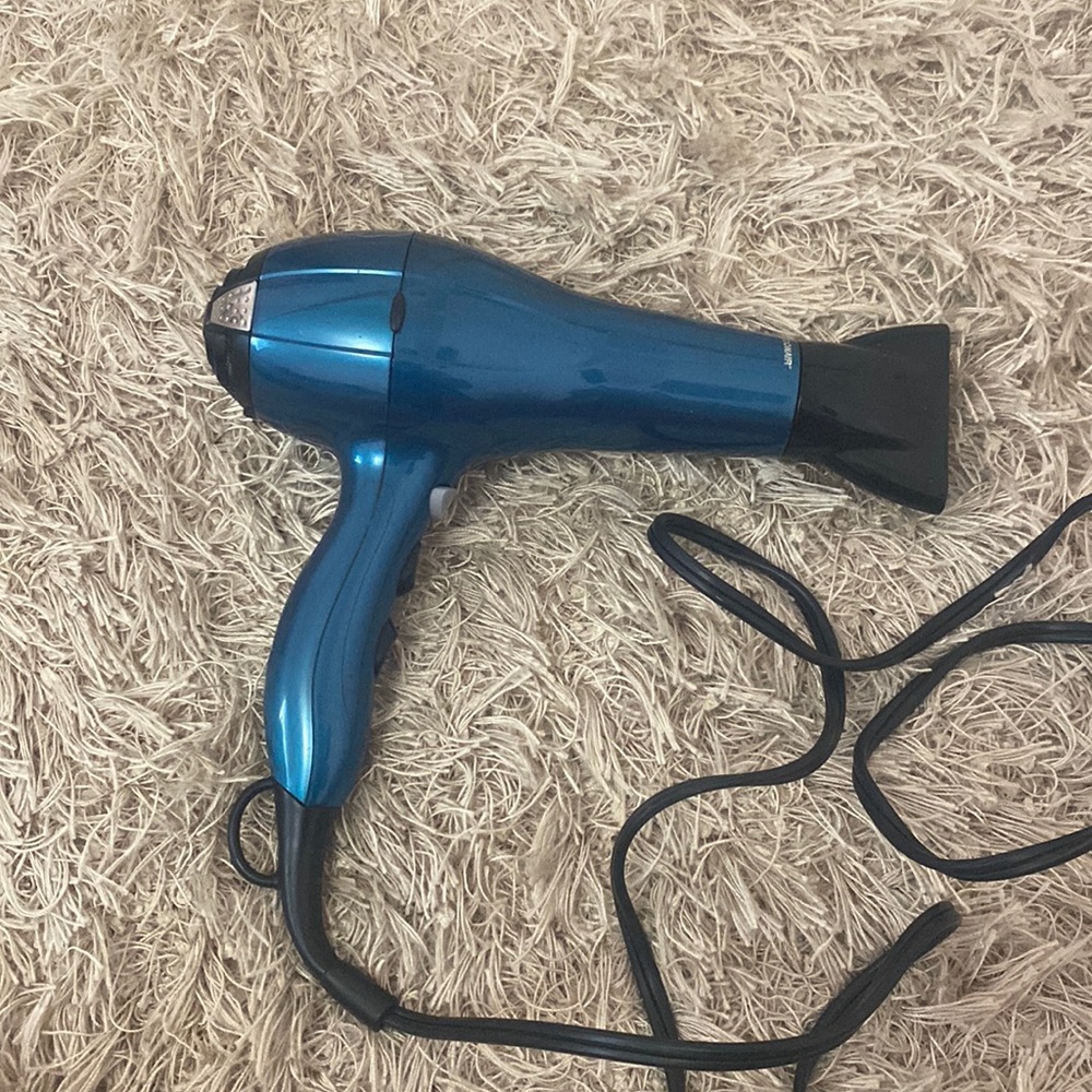 Conair blow dryer